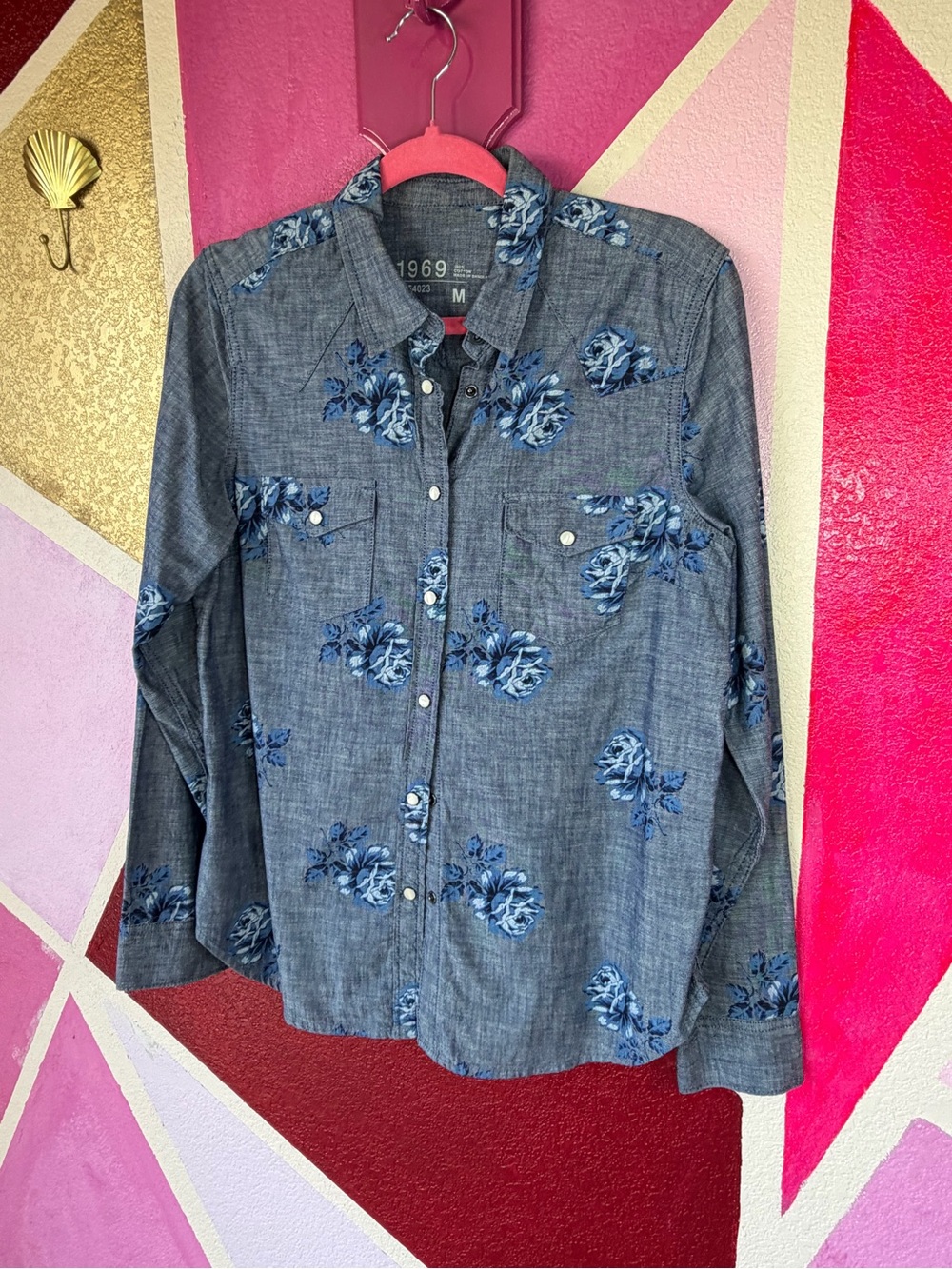 Gap 1969 Chambray Western Snap Shirt Sz M Blue Rose Floral Print